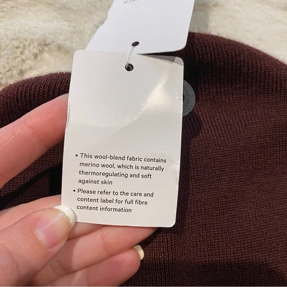 NWT(L/XL) Lululemon Warm Revelation Beanie Cassis Maroon Winter Hat Merino Wool - Picture 9 of 15